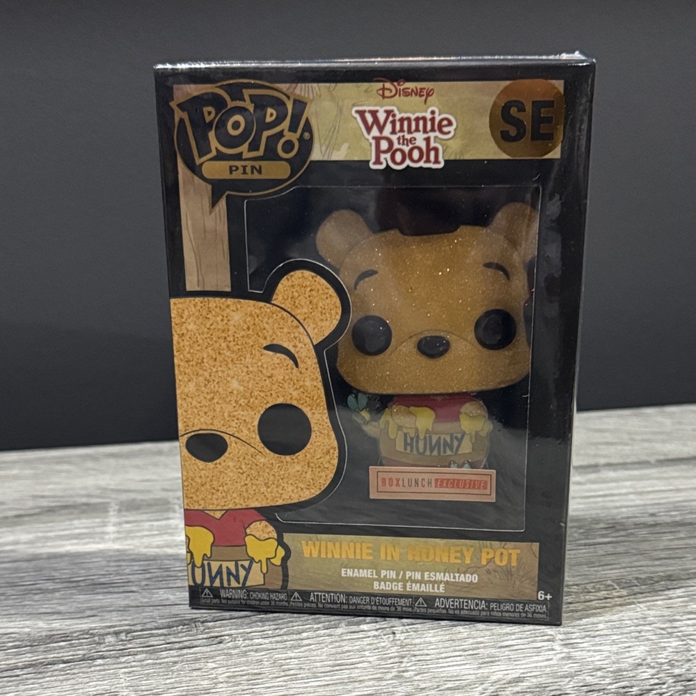 Funko Pop! | Pin SE: Winnie in Honey Pot (2021) - Collectible Enamel Pin